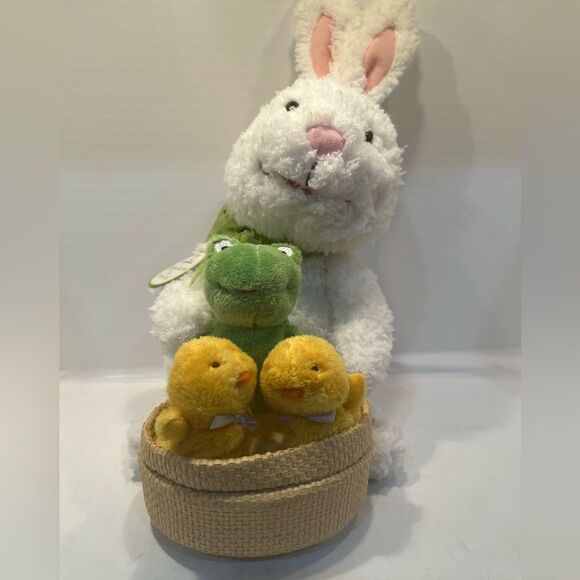 Hallmark Easter
Bunny Chicks And A Frog Singing “At The Hop” NWT - Picture 4 of 8